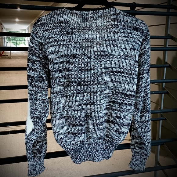 Ginenne Vintage 80's V-Neck Wrap Knit Sweater - Picture 6 of 6